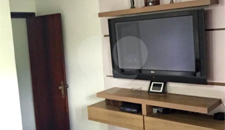 Sobrado à venda com 3 quartos em Vila Galvão, Guarulhos, SP