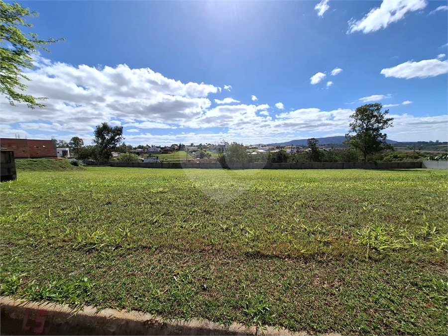 Terreno à venda no condomínio Village Saint Charbel, Araçoiaba da Serra - SP