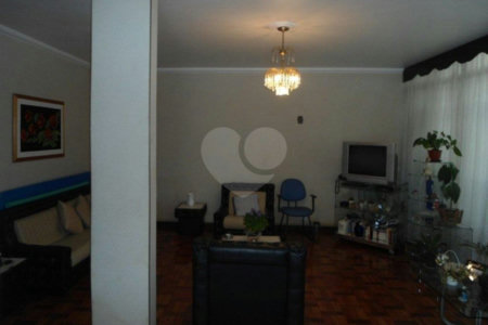 Casa à venda com 4 quartos, sendo 1 suíte, em Santana, São Paulo, SP