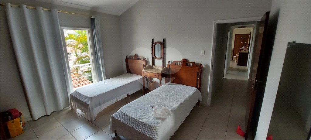 Sobrado à venda com 3 quartos, sendo 1 suíte,  em Vila Mogilar, Mogi das Cruzes, SP