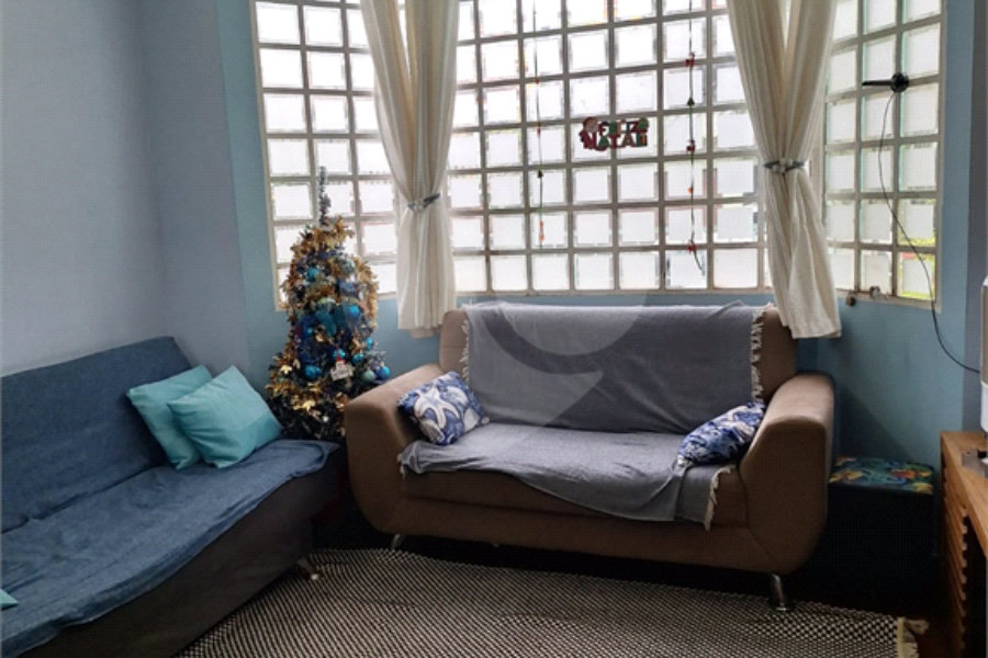 Sobrado à venda com 3 quartos, sendo 1 suíte, em Vila Irmãos Arnoni, São Paulo, SP