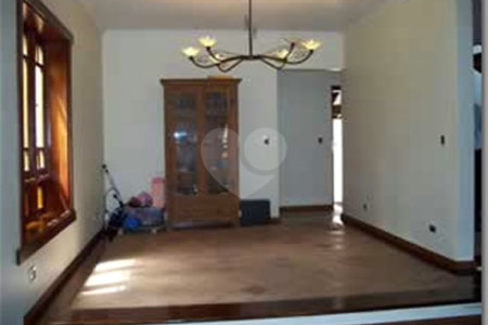 Casa à venda com 3 suítes no condomínio Village Visconde de Itamaracá, Valinhos - SP