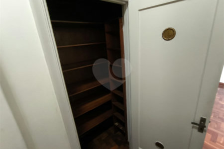 Sobrado à venda com 5 quartos, sendo 1 suíte, em Jardim Trussardi, São Paulo, SP