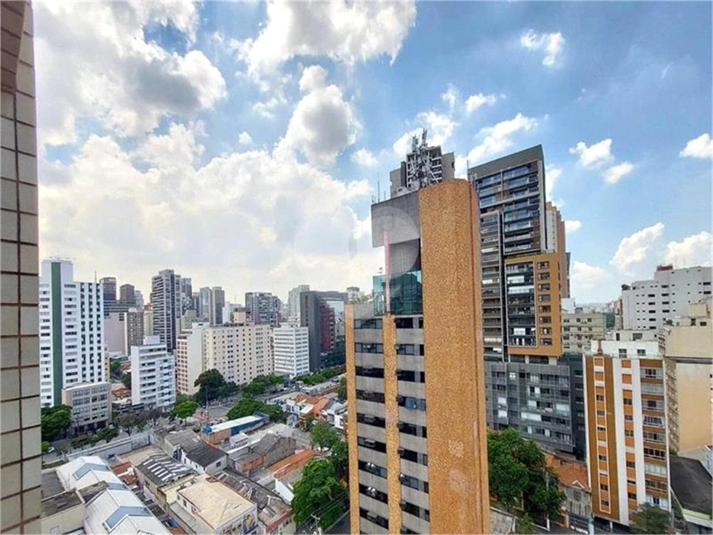 Apartamento à venda ou para alugar com 4 quartos, sendo 1 suíte, em Pinheiros, São Paulo, SP