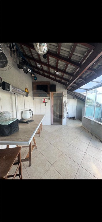 Casa à venda ou para alugar com 3 suítes em Jardim Lago Azul, Louveira, SP