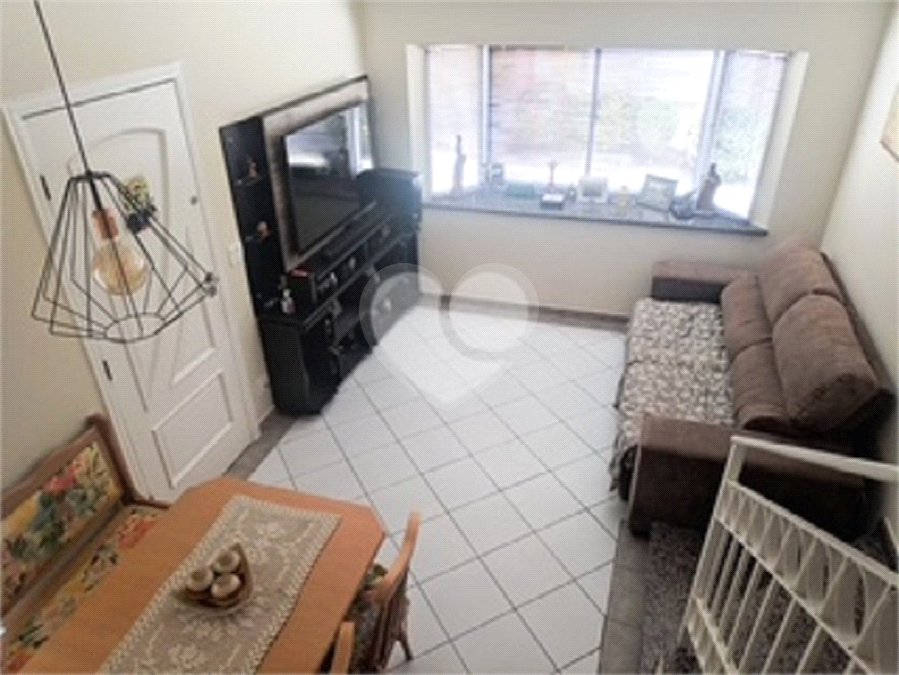 Casa à venda com 3 quartos, sendo 1 suíte, no condomínio Mariana, São Paulo - SP