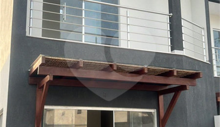 Casa à venda com 3 quartos, sendo 2 suítes, em Taperapuan, Porto Seguro, BA