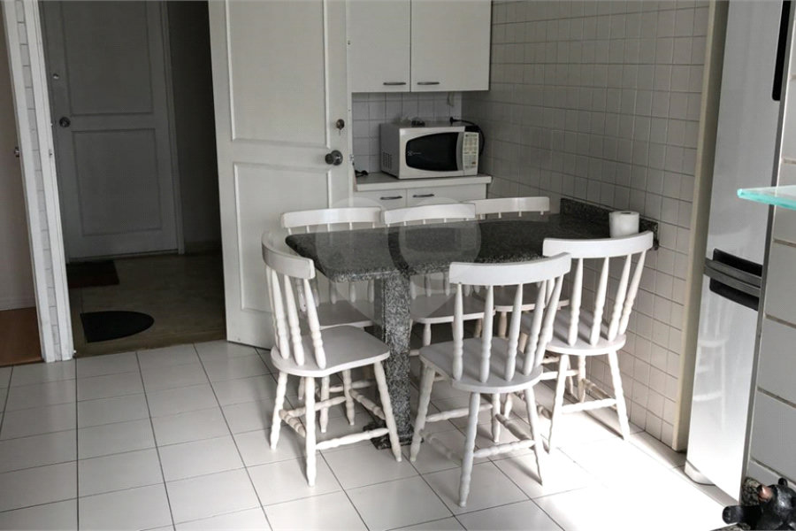 Apartamento à venda com 3 quartos, sendo 1 suíte, em Vila Olímpia, São Paulo, SP