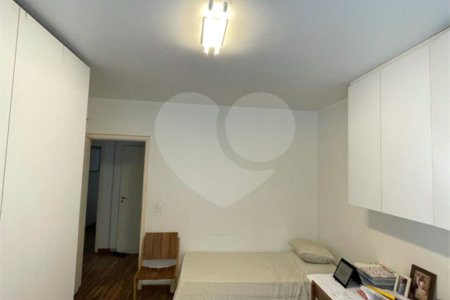 Casa à venda com 4 quartos, sendo 1 suíte, em Vila Morumbi, São Paulo, SP