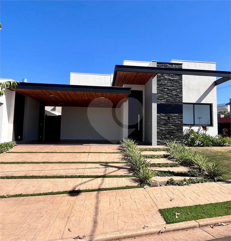 Casa à venda com 3 suítes em Residencial Village Damha III, Araraquara, SP