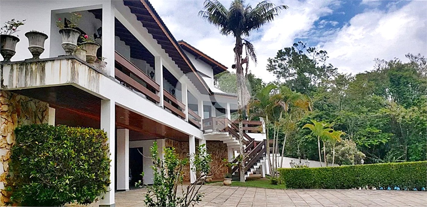 Casa à venda com 4 suítes no condomínio Alpes da Cantareira, Mairiporã - SP