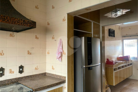 Casa à venda com 5 quartos, sendo 3 suítes, em Vila Rosália, Guarulhos, SP
