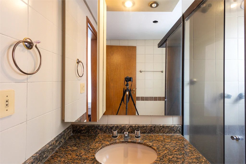 Apartamento à venda com 4 quartos, sendo 3 suítes, em Jardim Monte Kemel, São Paulo, SP