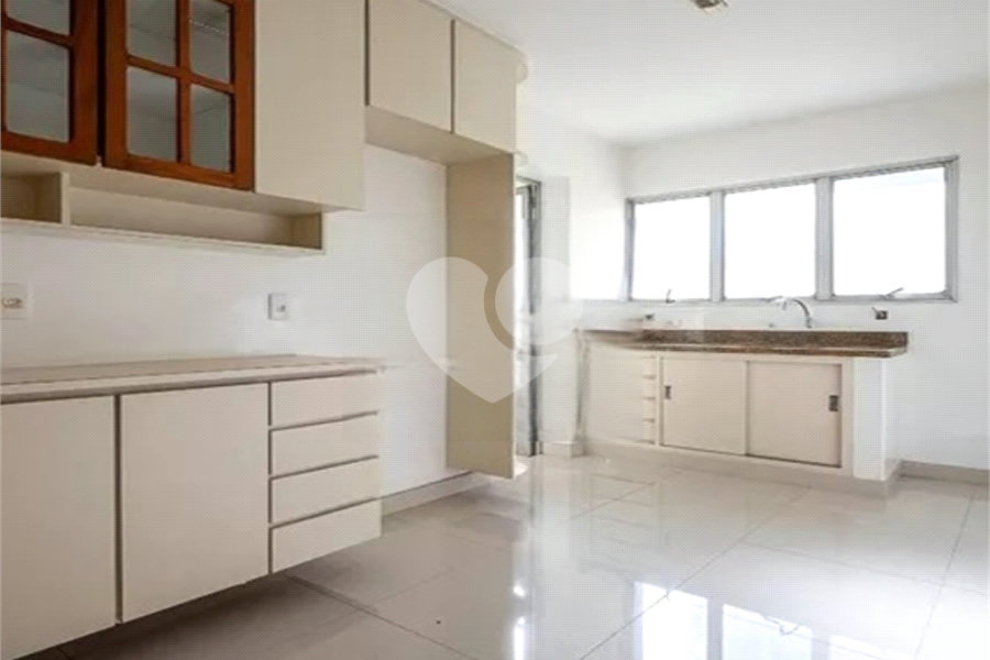 Apartamento à venda com 3 quartos, sendo 1 suíte, em Jardim América, São Paulo, SP