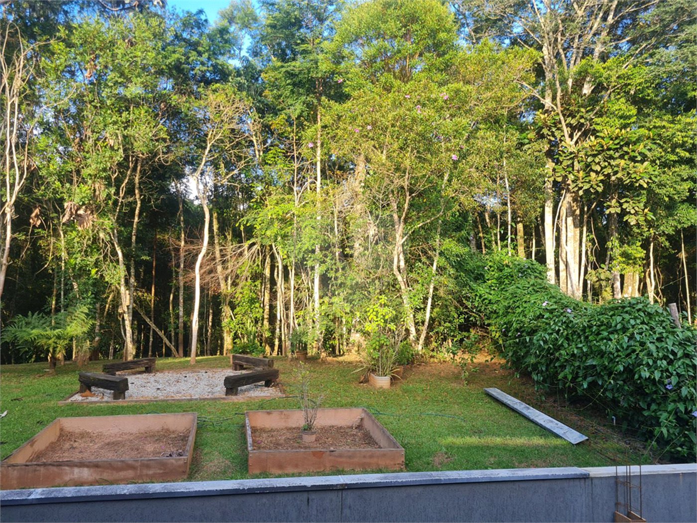 Terreno à venda com 4 suítes no condomínio Granja Anita, Mogi das Cruzes - SP