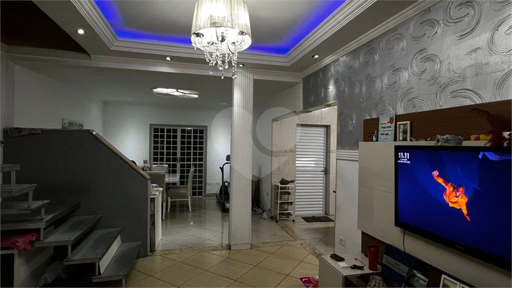 Sobrado à venda com 3 quartos em Cidade Kemel, São Paulo, SP