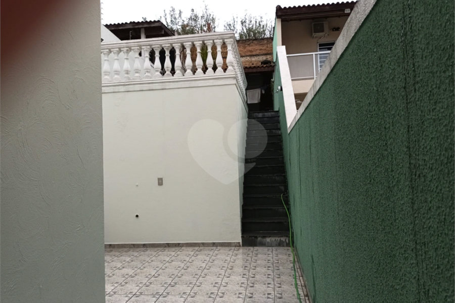 Sobrado à venda com 3 quartos, sendo 1 suíte,  em Parque Peruche, São Paulo, SP