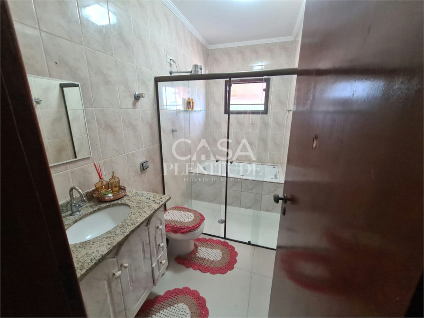 Casa em condomínio à venda com 4 quartos, sendo 3 suítes,  em Granja Olga II, Sorocaba, SP