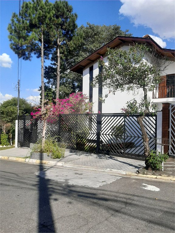 Sobrado à venda com 4 suítes em Tremembé, São Paulo, SP