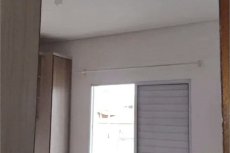 Sobrado à venda com 3 quartos em Jardim Estela Mari, Cotia, SP