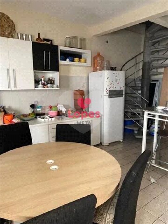 Casa à venda com 3 quartos, sendo 2 suítes, em Conjunto Residencial Trinta e Um de Março, São José dos Campos, SP