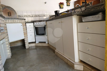 Sobrado à venda com 3 quartos, sendo 2 suítes, em Jardim Hubert, Indaiatuba, SP