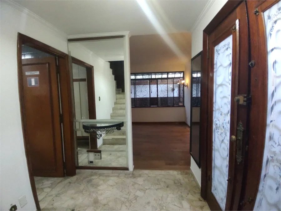 Sobrado à venda com 5 quartos, sendo 3 suítes, em Cidade Monções, São Paulo, SP