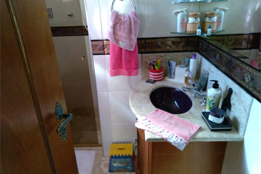 Sobrado à venda com 4 quartos, sendo 1 suíte, em Jardim São Paulo(zona Norte), São Paulo, SP