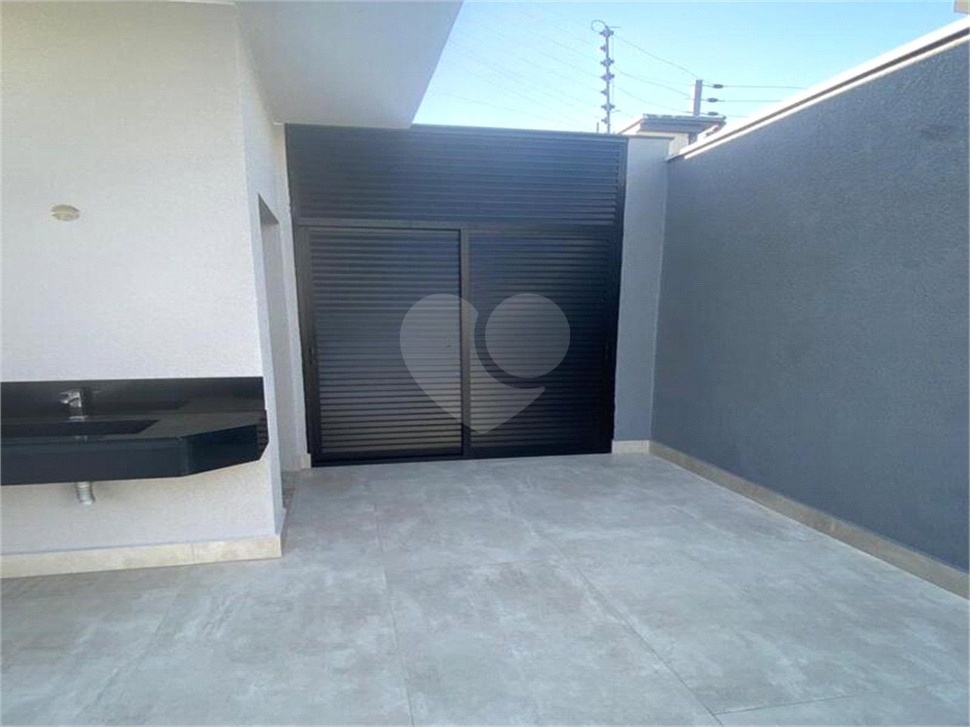 Casa à venda com 3 suítes no condomínio Residencial Maria Dulce, Indaiatuba - SP