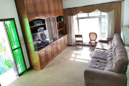 Casa à venda com 2 quartos, sendo 1 suíte, em Vila Comercial, São Paulo, SP