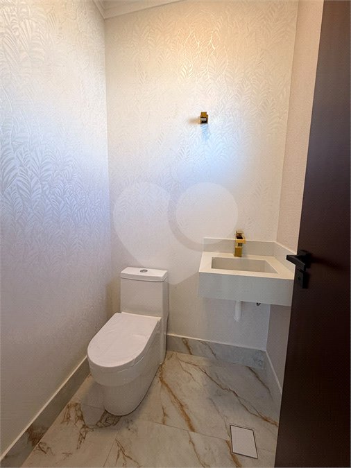 Casa à venda com 5 quartos, sendo 4 suítes, em Vila Rosália, Guarulhos, SP