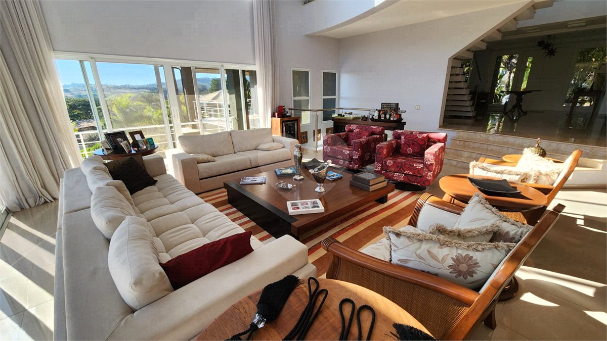 Casa à venda ou para alugar com 5 suítes no condomínio Residencial Jardim Primavera, Louveira - SP