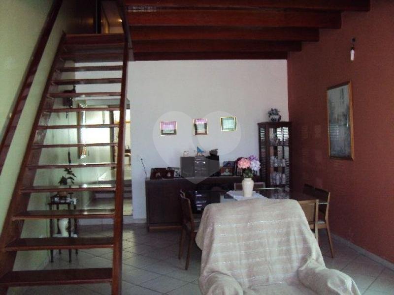 Sobrado à venda com 8 quartos em Vila Medeiros, São Paulo, SP