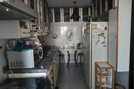 Apartamento à venda com 3 suítes em Vila Suzana, São Paulo, SP
