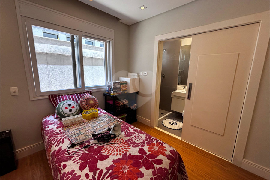 Casa à venda com 4 quartos, sendo 3 suítes, no condomínio Reserva Nova Cantareira, São Paulo - SP