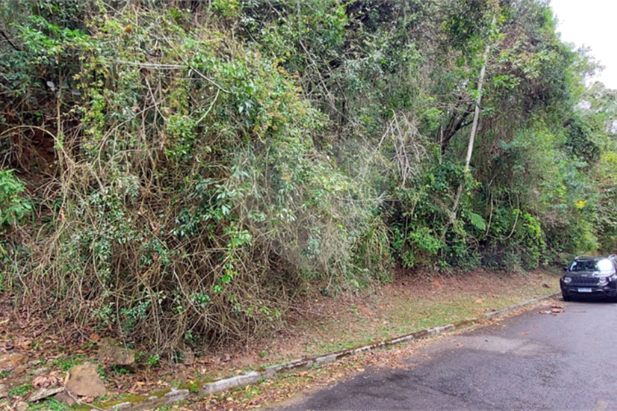 Terreno à venda no condomínio Alpes da Cantareira, Mairiporã - SP