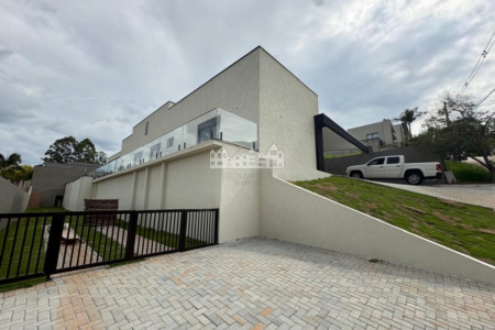 Casa à venda com 3 suítes no condomínio Shamballa III, Atibaia - SP