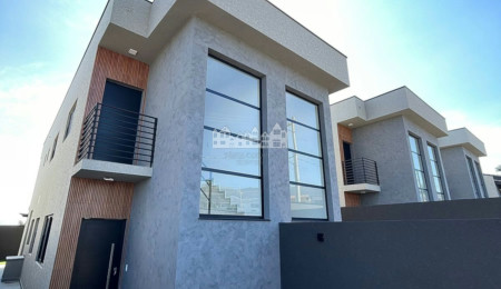 Casa à venda com 3 quartos, sendo 1 suíte,  em Vila Petrópolis, Atibaia, SP