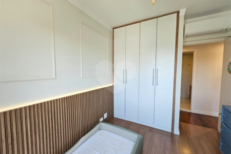 Apartamento à venda com 3 quartos, sendo 1 suíte, em Santo Amaro, São Paulo, SP