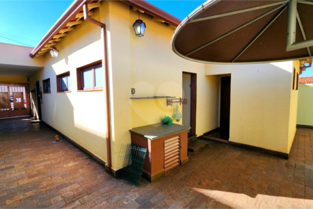 Casa à venda com 2 quartos no Centro, Araraquara, SP