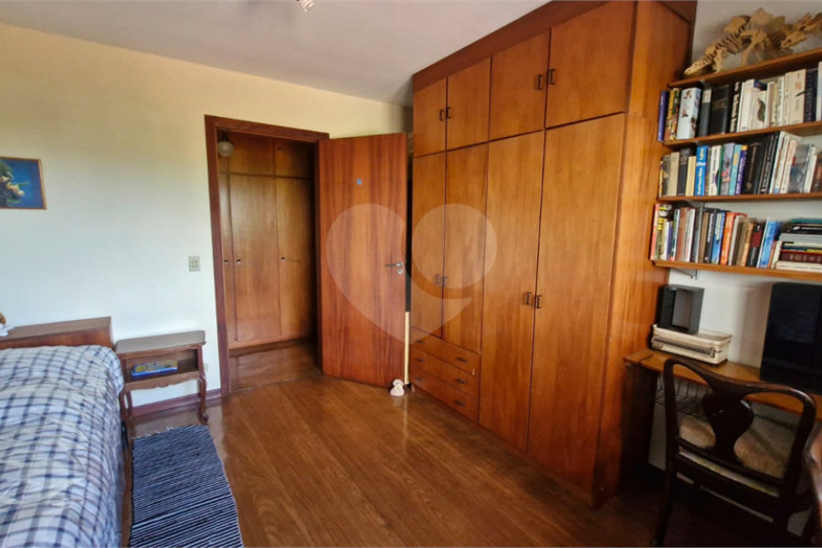 Sobrado à venda com 4 quartos, sendo 1 suíte, em Tremembé, São Paulo, SP