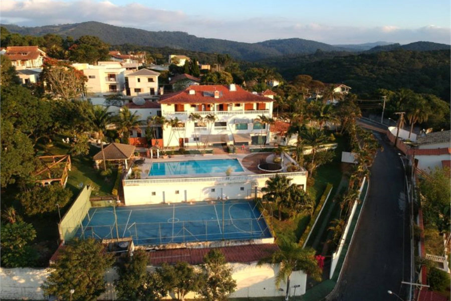 Casa à venda com 8 quartos, sendo 5 suítes, em Serra da Cantareira, Mairiporã, SP