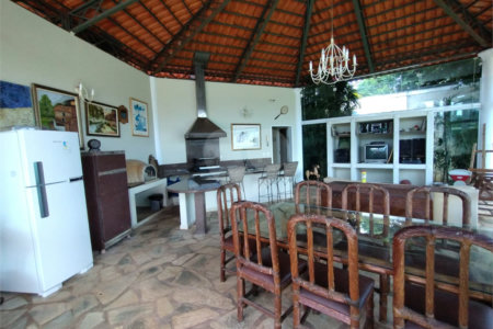 Casa à venda com 5 suítes em Jardim Colombo, Itapetininga, SP
