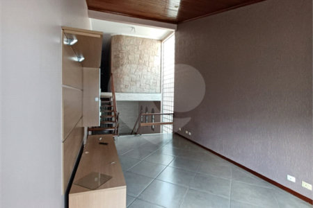 Sobrado à venda com 3 quartos, sendo 1 suíte,  em Jardim Pinheiros, São Paulo, SP