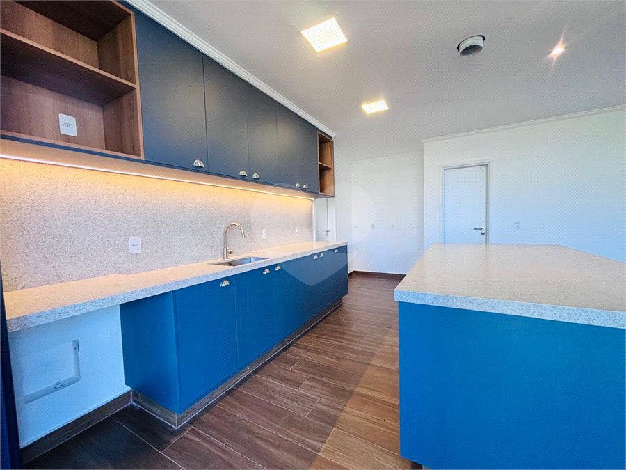 Casa à venda com 4 quartos, sendo 3 suítes, no condomínio Residencial Chácara Ondina, Sorocaba - SP