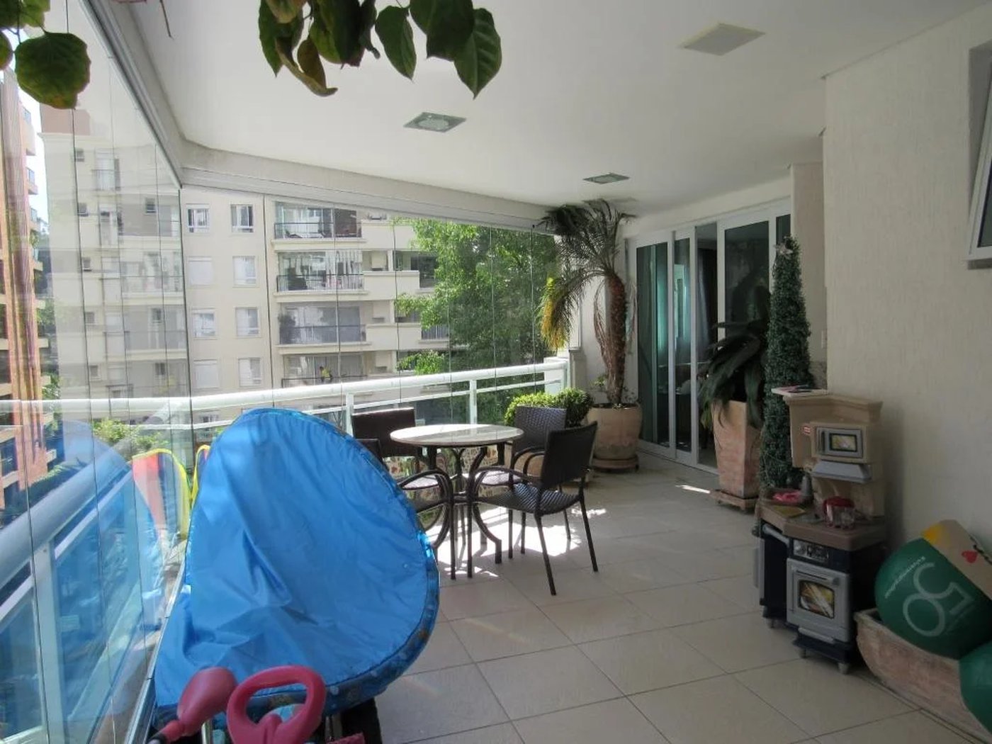 Apartamento à venda com 3 suítes em Real Parque, São Paulo, SP