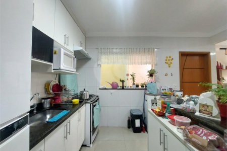 Casa à venda com 3 quartos, sendo 2 suítes,  em Jardim Lallo, São Paulo, SP