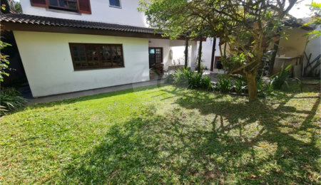 Sobrado à venda com 4 quartos, sendo 1 suíte,  em Granja Julieta, São Paulo, SP