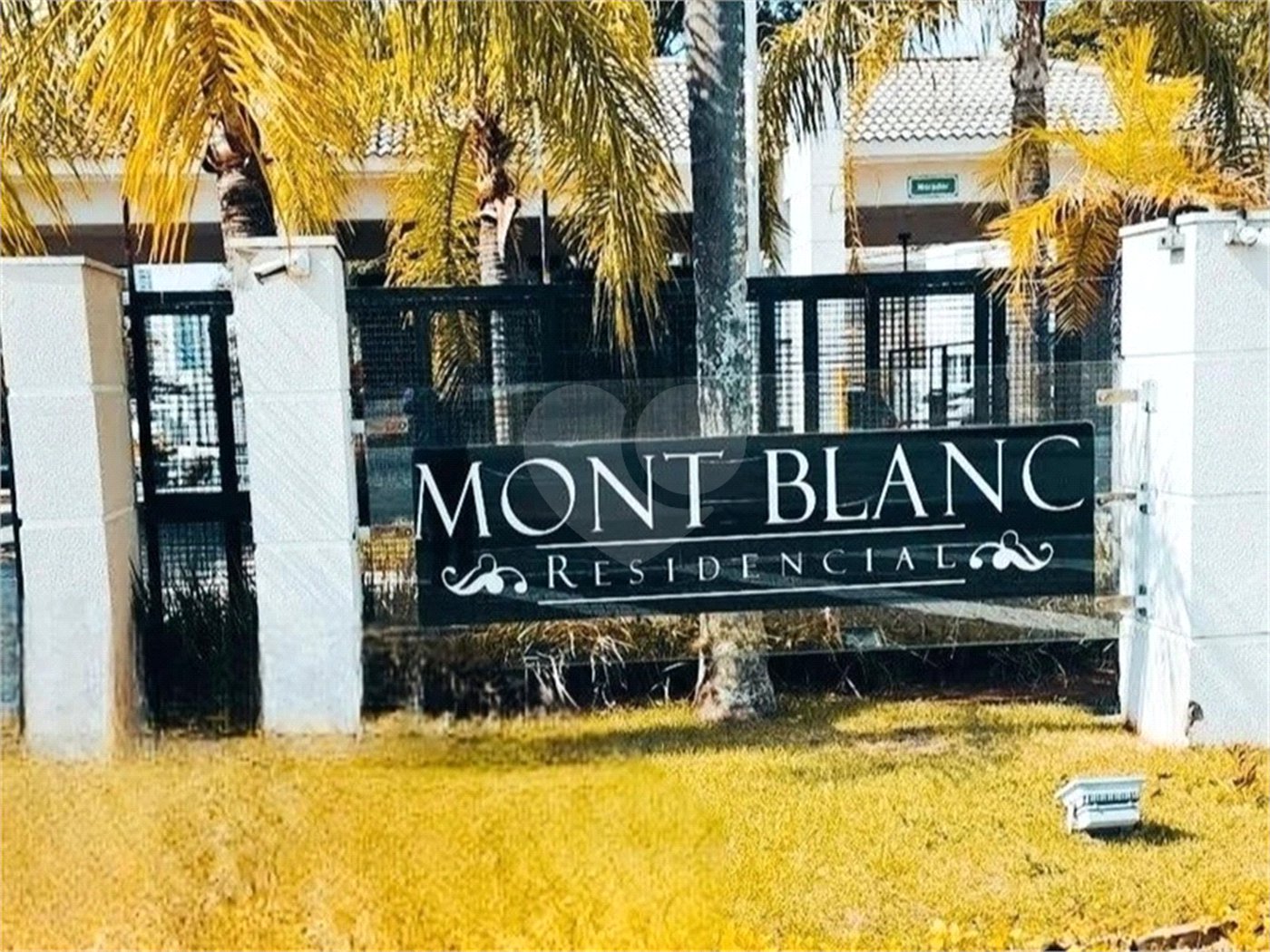 Casa à venda com 4 suítes no condomínio Mont Blanc, Sorocaba - SP