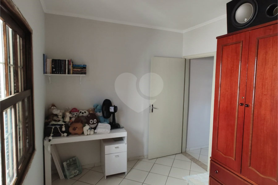 Sobrado à venda com 3 quartos, sendo 1 suíte, em Tremembé, São Paulo, SP